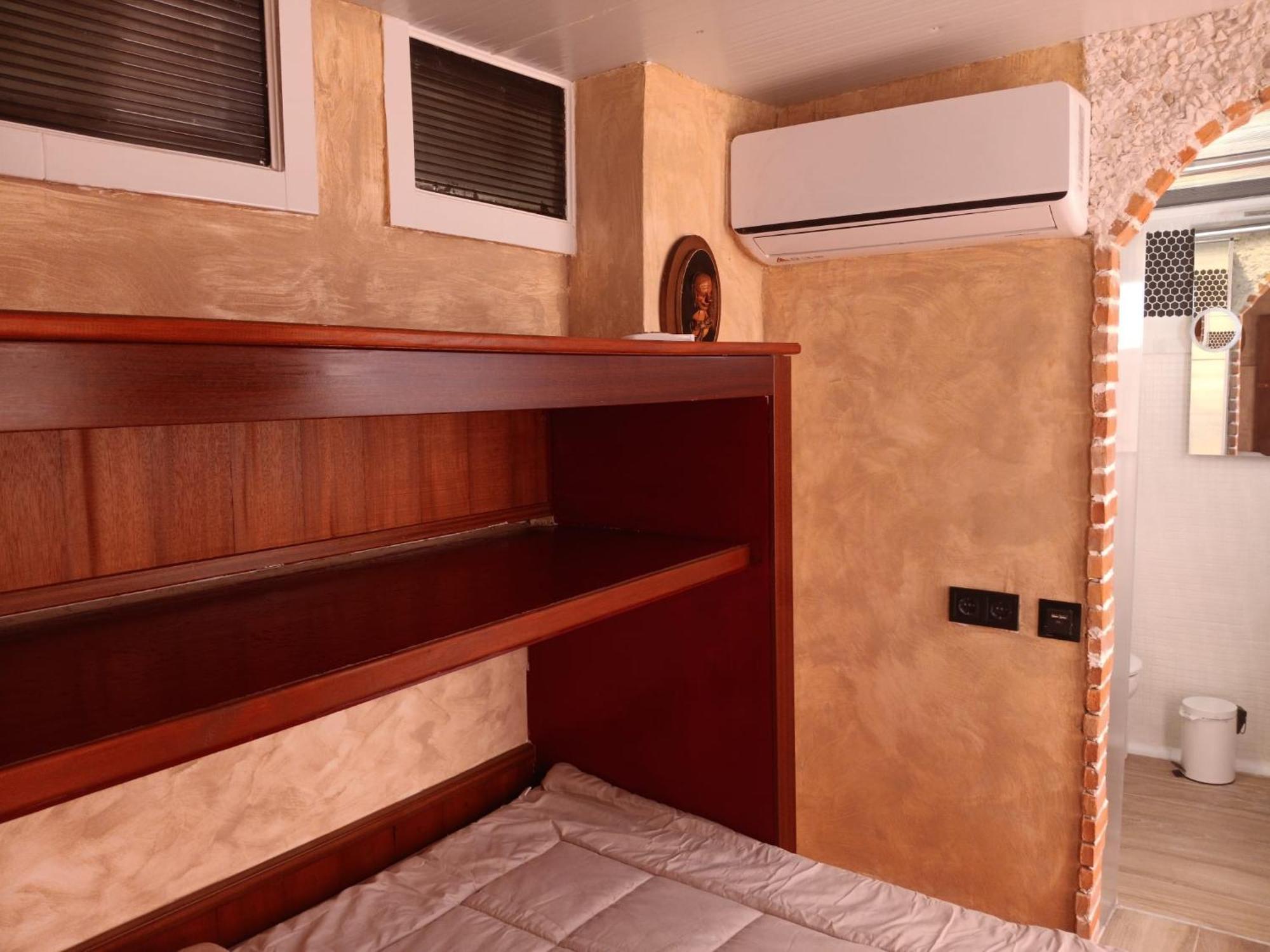 Tiny House Hotel Puebla de Vallbona Ngoại thất bức ảnh